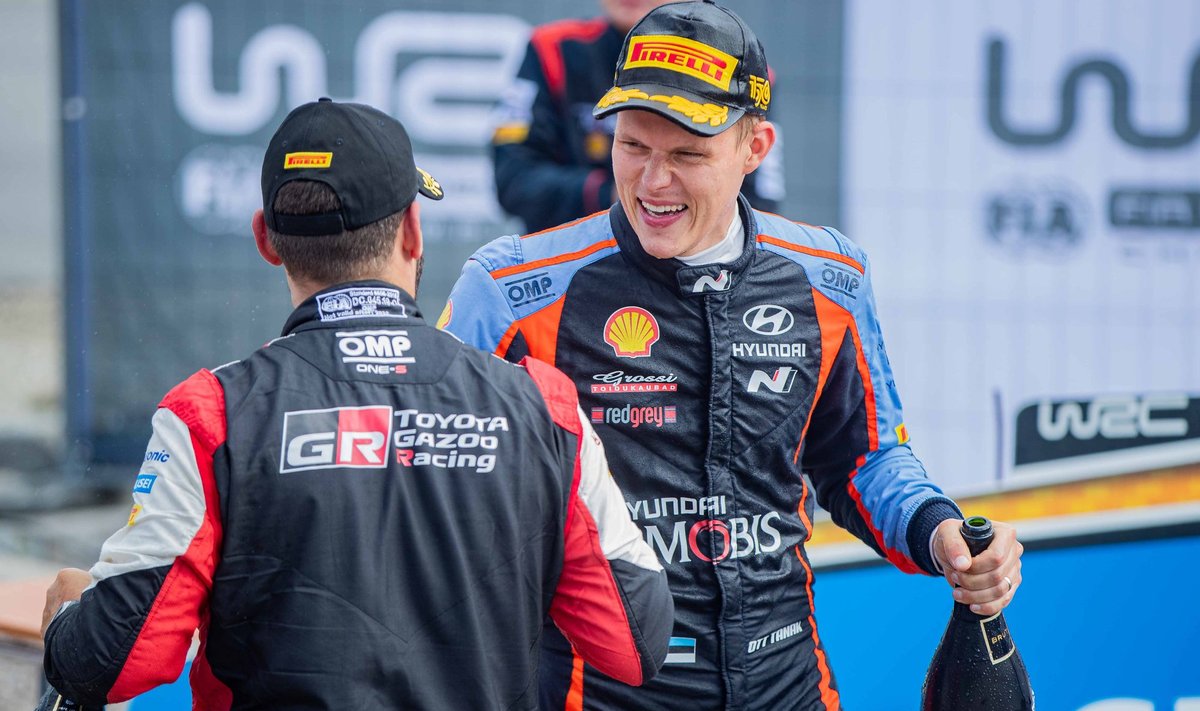 Ott Tänak Soome MM-ralli poodiumil
