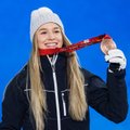VIDEOBLOGI | Kelly Sildaru olümpiamedali telgitagused ja ajalooline karikas