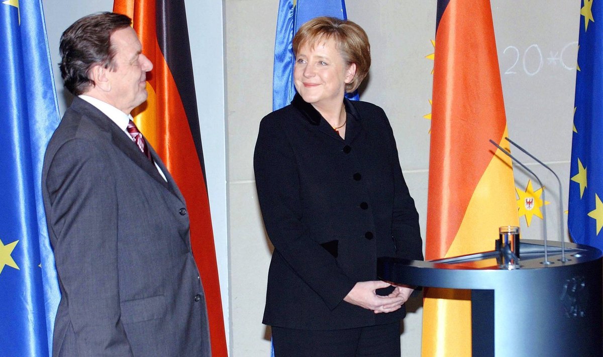 Gerhard Schröder ja Angela Merkel. Saksamaal oli kaks aastakümmet suur hulk nn Russland-Versteher’eid ehk Venemaa mõistjaid, kes leidsid vabanduse ja põhjenduse ükskõik millisele Vladimir Putini tegevusele.