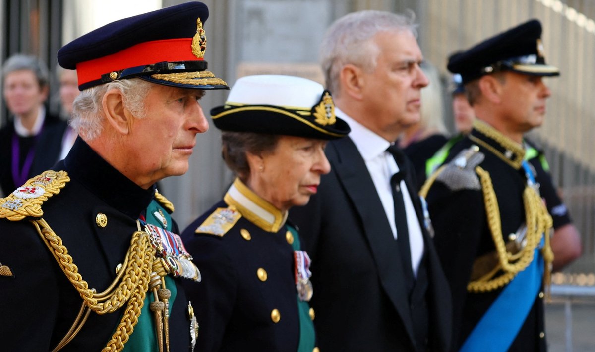 Kuningas Charles III, printsess Anne ning printsid Andrew ja Edward
