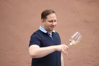 Maailmaränduriks kujunenud viinamarjast, selle marja ajaloost ja parimatest näidetest räägib stuudios tunnustatud sommeljee Marko Mägi.