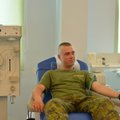 ФОТО: Солдаты-срочники пришли сдавать кровь
