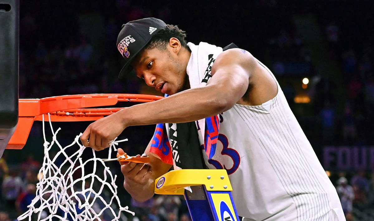 Kansas Jayhawksi mängumees David McCormack