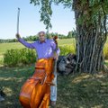 "Pole muud teinudki, kui üksnes kontrabassi mänginud,” ütleb 80aastane külamees