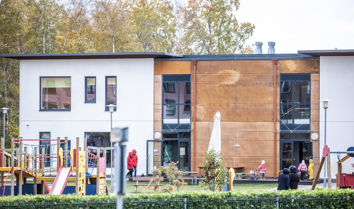 Alushariduse kättesaadavuse eest vastutavad riik ja omavalitsused üheskoos – mõlemal lasub kohustus leida probleemile süsteemne lahendus, mis ei jätaks lapsi alushariduseta ega nende vanemaid ilma võimalusest ühendada töö- ja pereelu.