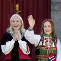 KLÕPS | Norra kuningapere tähistas rahvuspüha: fänne võlus printsesside uus armas pereliige