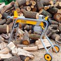 Kuidas valida sobiv puulõhkumismasin, kui küttepuud ootavad tegemist