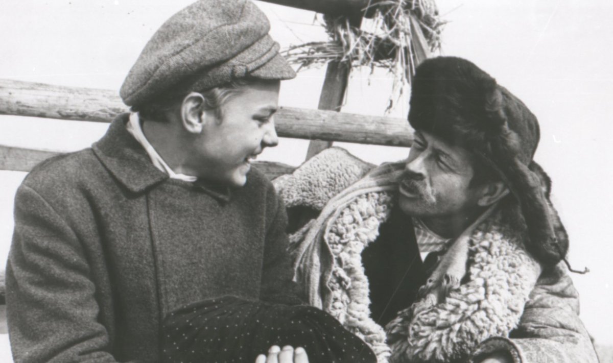 Arno (Arno Liiver) ja Lible (Kaljo Kiisk) meeldejääv stseen "Kevades".