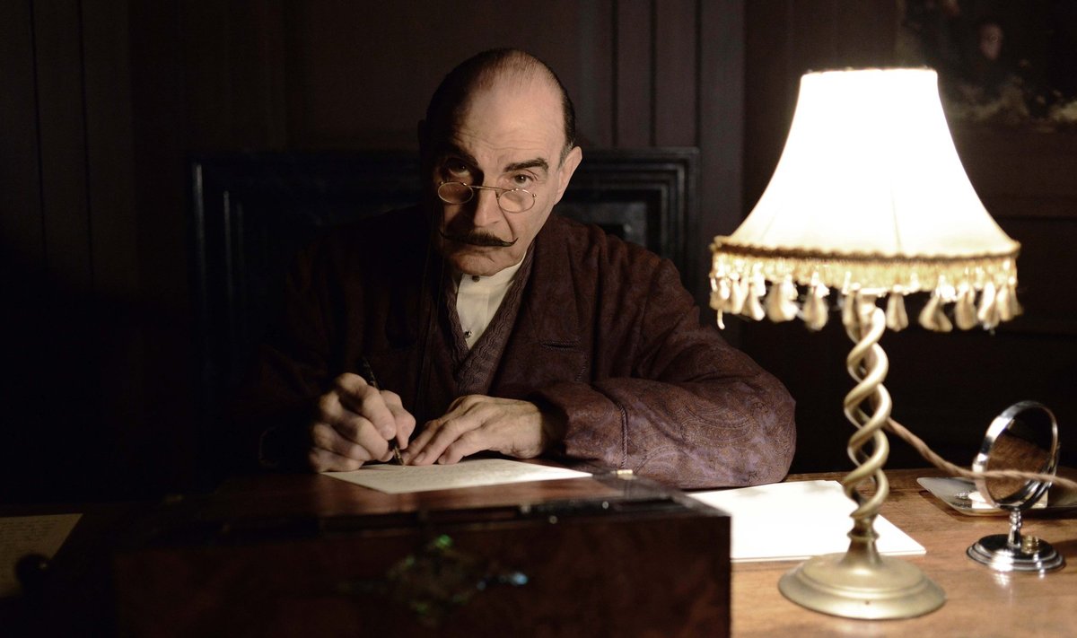 KUULUS DETEKTIIV: Hercule Poirot' demonstreerib Kranaadile, kuidas tema hallid ajurakud töötavad. 