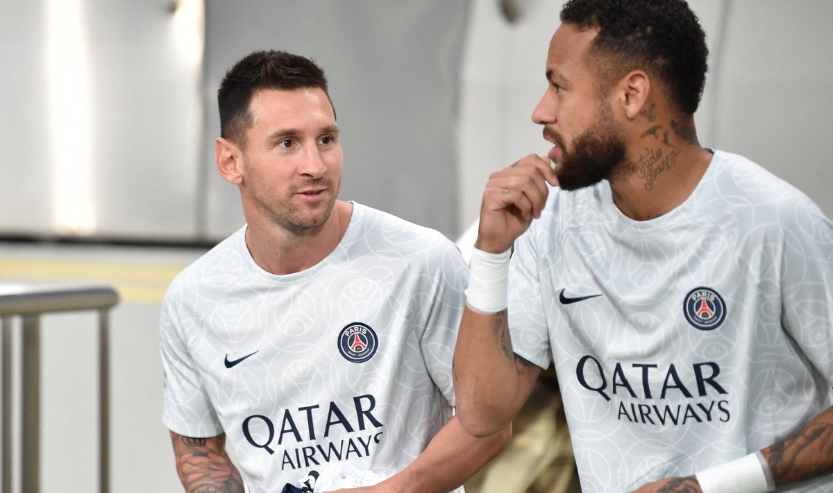 Lionel Messi (vasakul) ja Neymar olid aastaid tiimikaaslased Barcelonas. Nüüd mängivad kaks meest koos PSG-s.