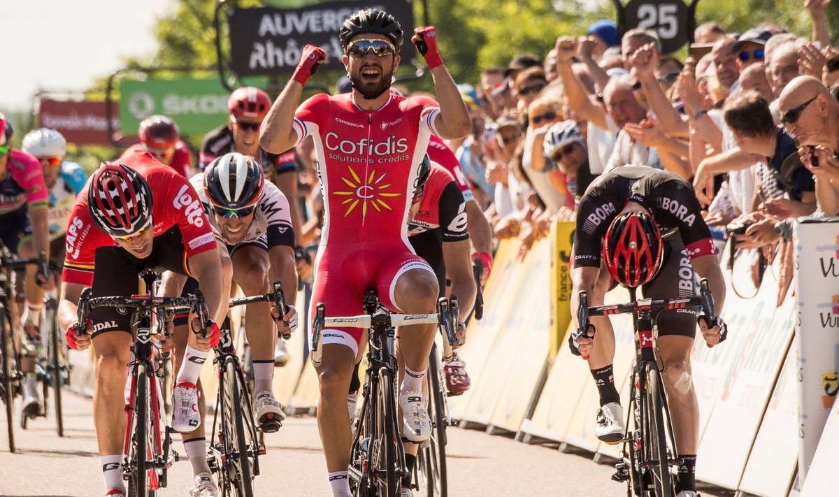 Nacer Bouhanni võitis, ent teenis kohtunikelt ka hoiatuse