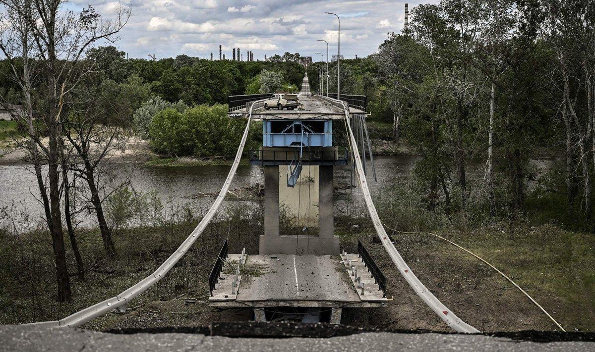 Гадание мостик под кроватью