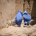 Naine, kes keeldub Afganistanist lahkumast: mu vanemad tahavad, et ma lahkuksin, aga soovin selle mustri murda