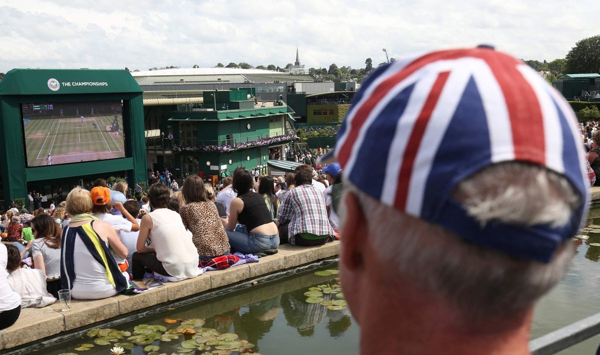 Suur ekraan Wimbledoni tenniseväljakutel.