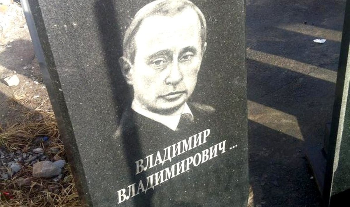 Vladimir Putini näopildi ja nimega hauakivi