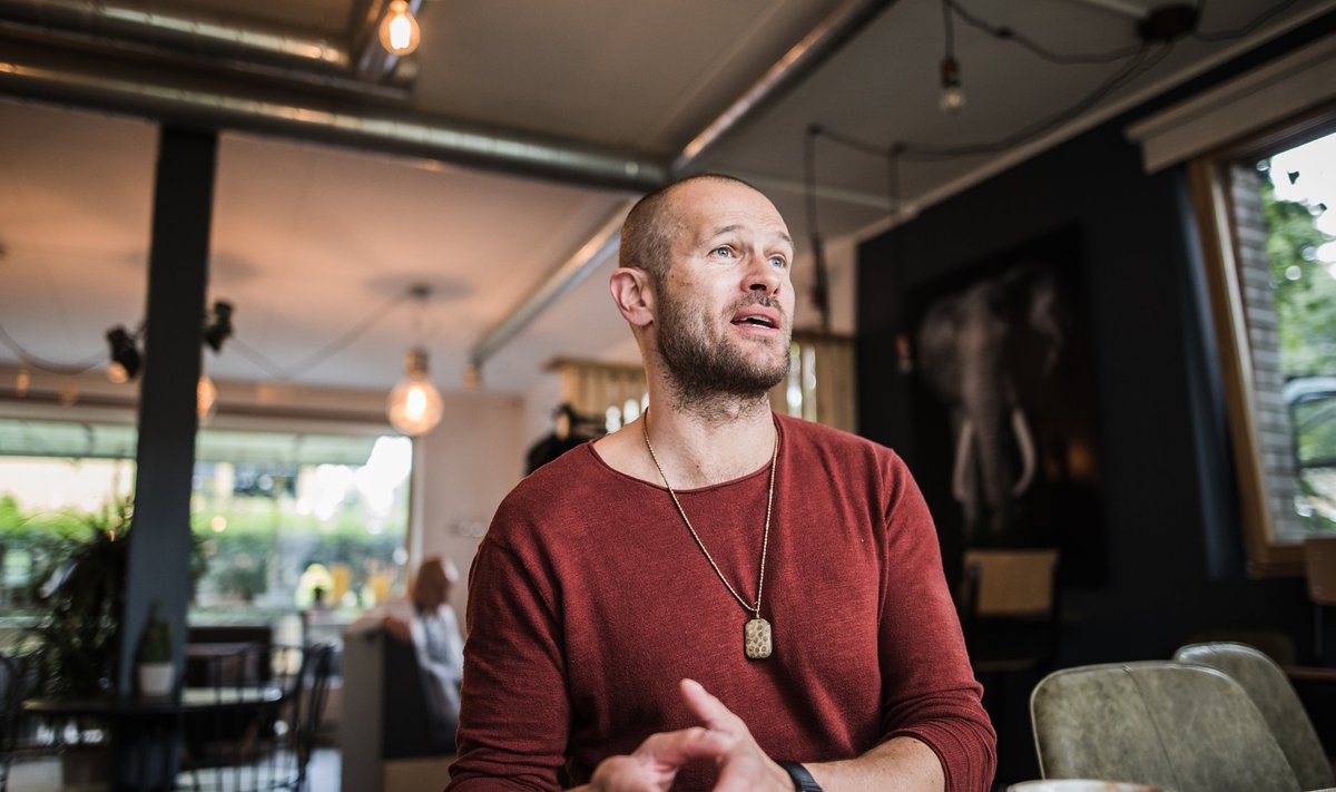 Johann Urb tegeleb peale näitlemise ka vaimsuse õpetamisega.