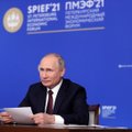Путин поручил организовать в России платную вакцинацию для иностранцев