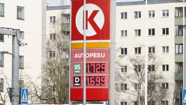 ФОТО | Аттракцион неслыханной щедрости: продавцы топлива снова снизили цены