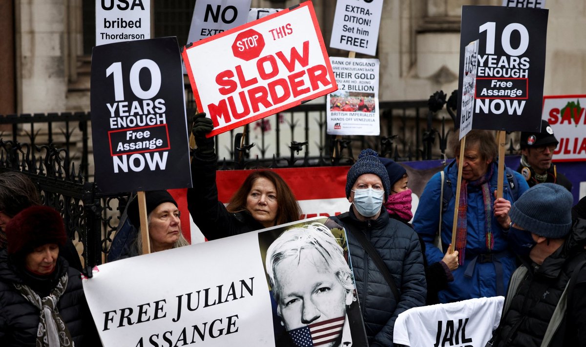 Assange’i toetajad 2021. aasta detsembris Londoni tänavatel