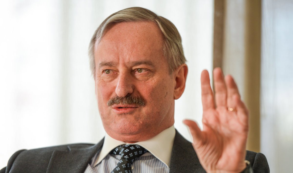 Siim Kallas ütleb, et kihistumine on olnud igas ühiskonnas. "Täna on ettekujutus, et ma olen selles vaesemas kihis ja sinna ma jäängi."