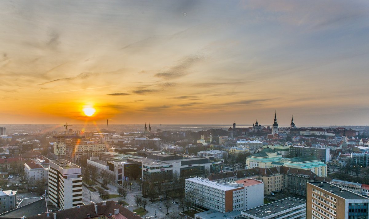 Päikeseloojang vabariigi aastapäeval
