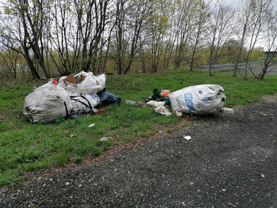 Выброшенный мусор
