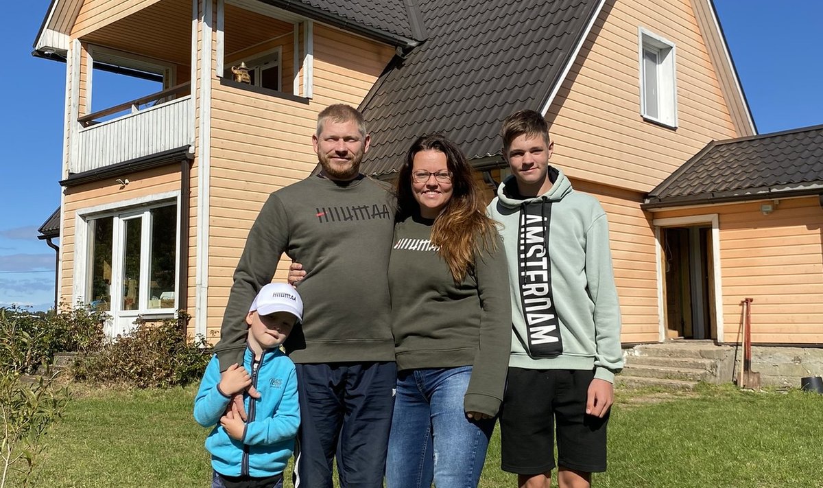 Meie verivärskesse Hiiumaa elanike perekonda kuuluvad 5aastane Rasmus Brandon, 15aastane Andrian, minu imeline abikaasa Rene alias Jimmy (43) ning mina, Sälli (34).