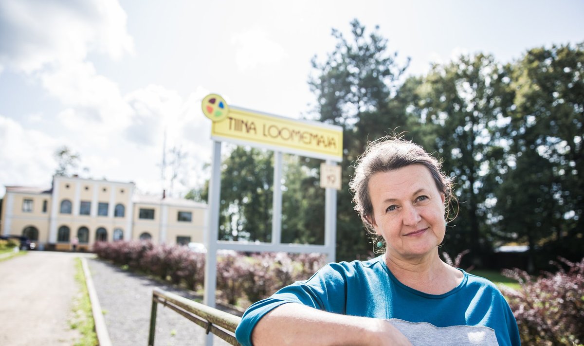 Enne kui maja 2016. aastal ametlikult avati, korraldas Tiina Saarmann konkursi majale nime leidmiseks. Sõelale jäi Tiina loomemaja.