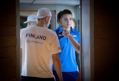 Võrkpalli EM Poolas. Enne otsustavat mängu Soomega algas vastase töötlemine juba hotelli liftis.