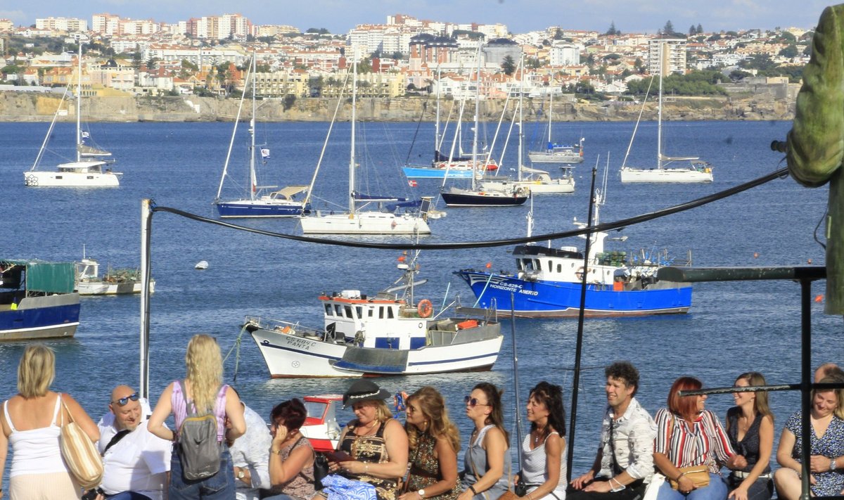 VAKTSINEERMISTŠEMPIONID: Lõbusad inimesed Portugalis.