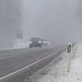 Transpordiamet hoiatab: tihe lumesadu muudab esmaspäeva õhtul liiklusolud keeruliseks. Ilmateenistus väljastas hoiatuse