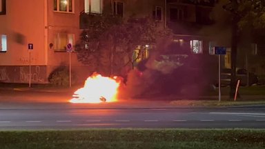 VIDEO | Mustamäel hävis tules mopeed