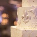 Кусок торта со свадьбы принцессы Дианы продадут на аукционе