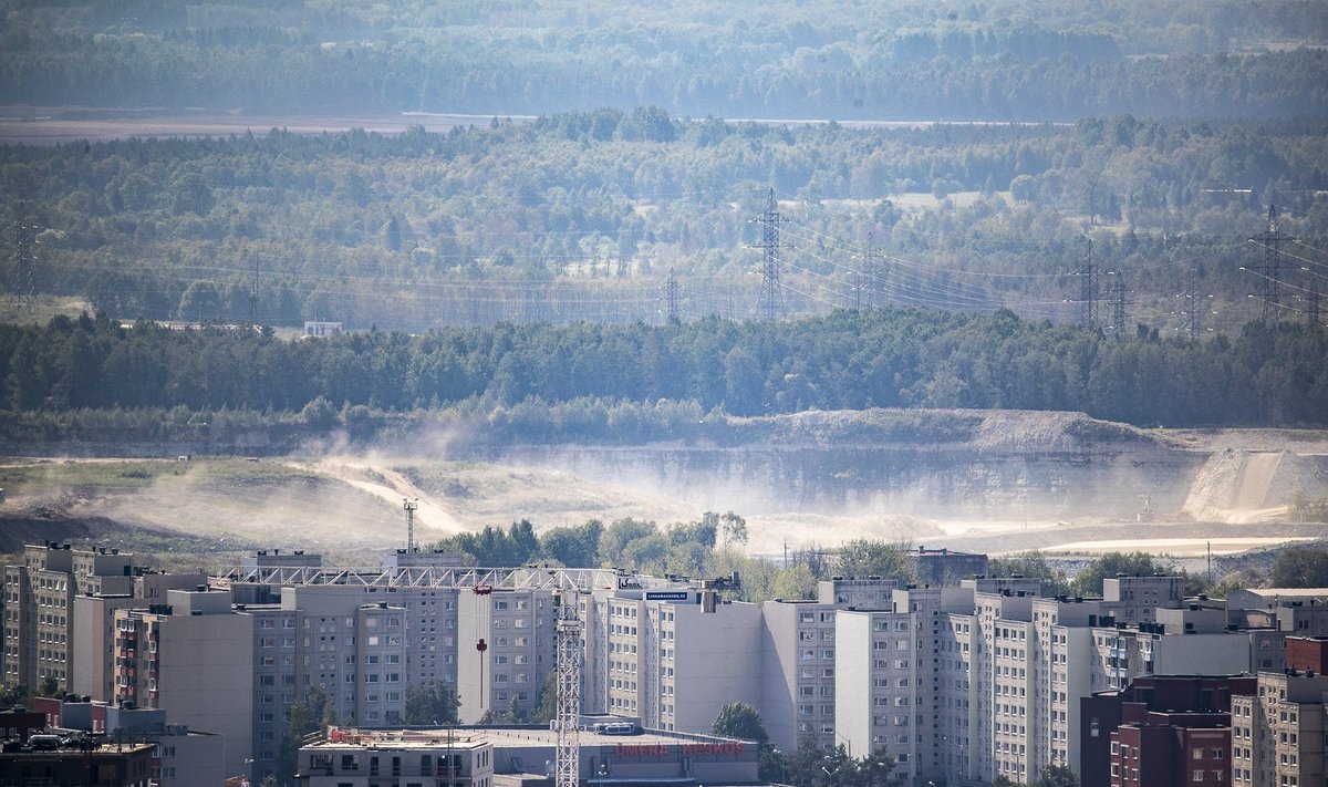 Maapõuepoliitika põhialustes tunnistatakse, et riigil tuleb vähendada sõltuvust taastumatutest loodusvaradest, kuid märkimisväärseid samme selle suunas seni astutud ei ole.