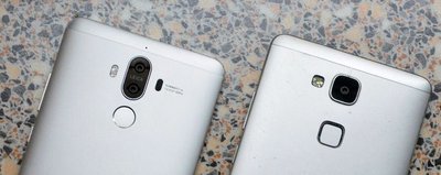 Huawei uus ja vana Mate – uuel kaks sensorit, vanal üks sensor taga. (Foto: AM.ee)