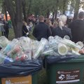 После концерта Rammstein на Певческом поле остались горы пластиковых стаканов. Что предпримет „зеленая столица Европы“?