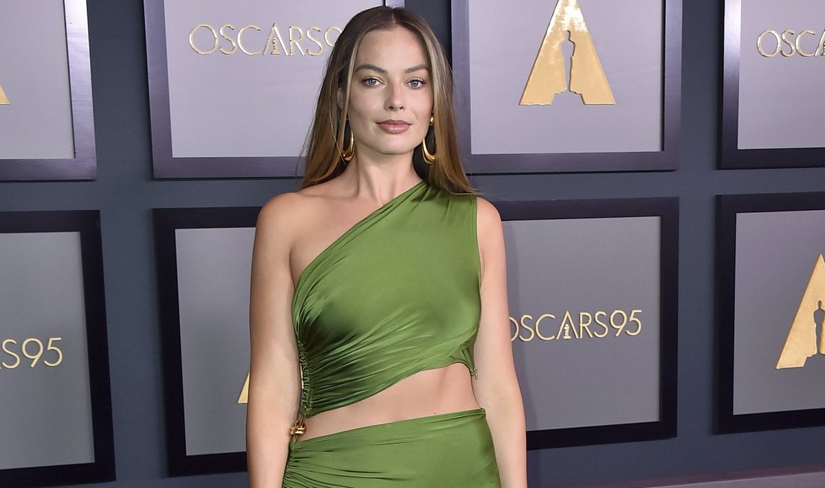 Margot Robbie Governors Awards galal