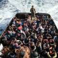 Сотни не допущенных в Италию беженцев согласилась принять Испания