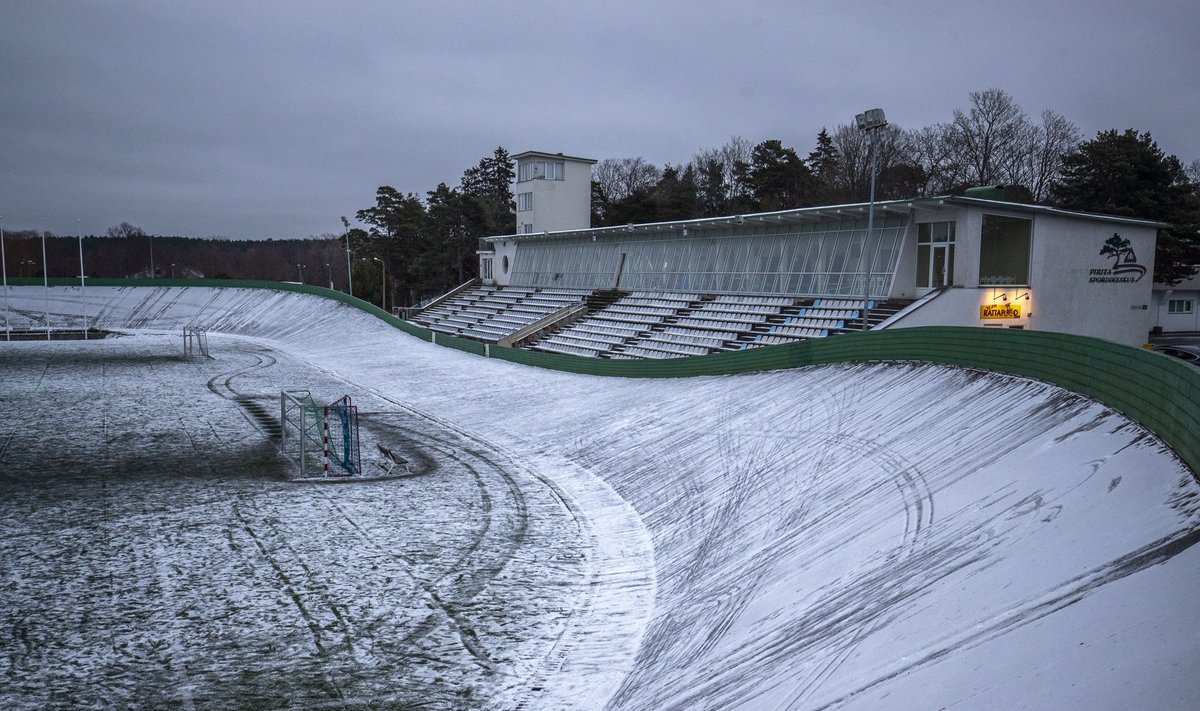 Ajast ja arust Pirita velotreki kohale soovitakse ehitada spordikeskust, milles leiab koha ka jalgratta sisetrekk. Esialgu sellele plaanile riigi toetus puudub.