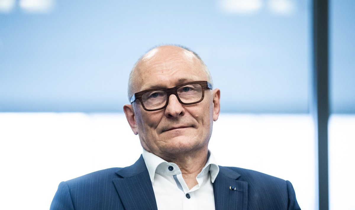 Aaviksoo saamine TTÜ rektoriks ei käinud sugugi libedalt. Esiteks, üliõpilased olid vastu. Ka dekaanid ei hinnanud teda kuigi kõrgelt. Kuratooriumi esimene hääletustulemus seati kahtluse alla ja alles kuratooriumi uus koosseis kinnitas Aaviksoo ametisse.